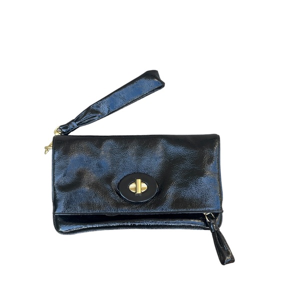 Coach Black Patent Leather Fold Over Clutch Wristlet Turn-lock design Gold EUC - Picture 1 of 8